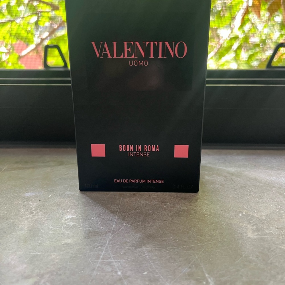 Valentino Uomo Born in Roma Intense ( Brand New )